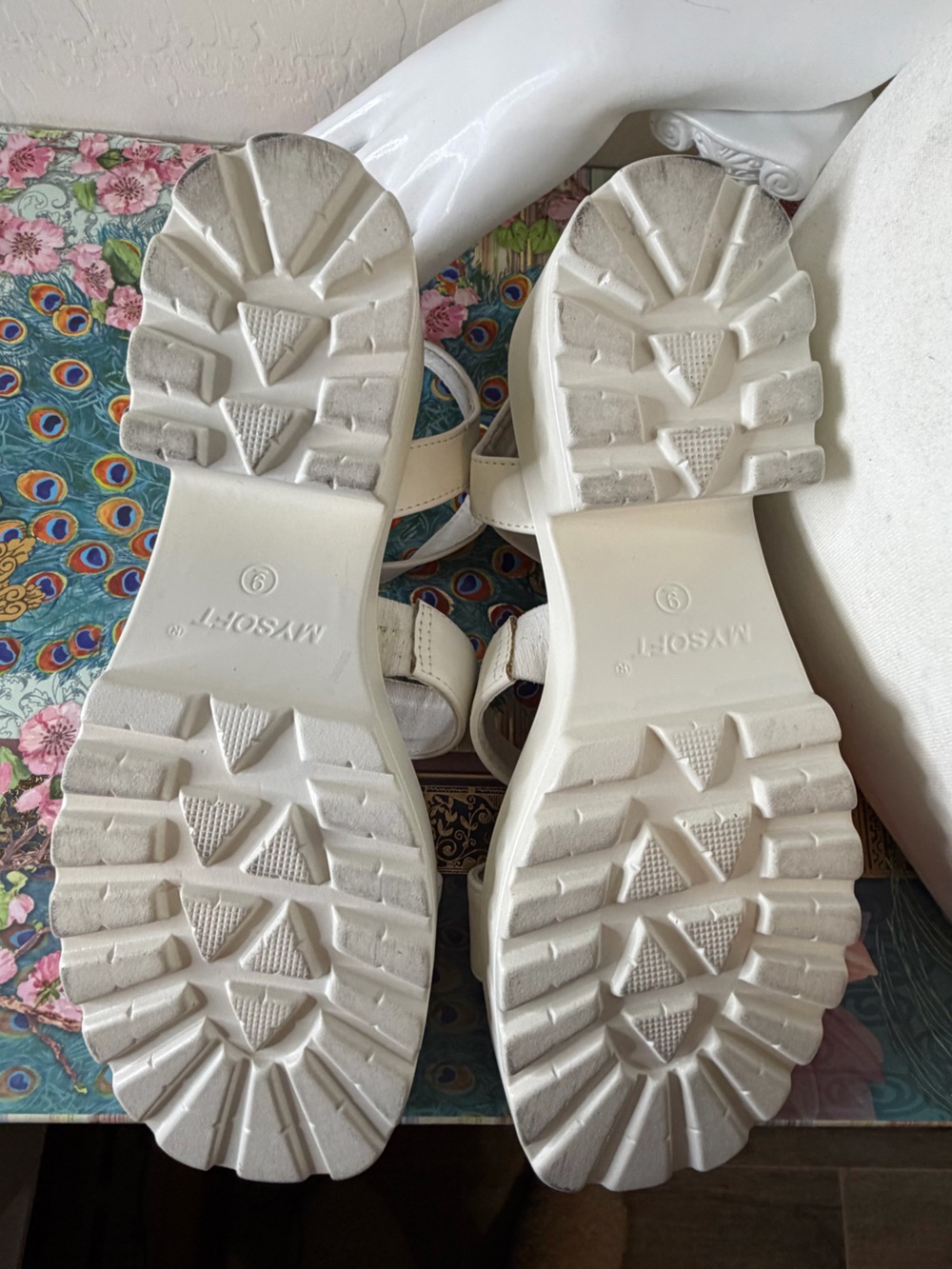 Mysoft White Chunky Platform Lug Sole Sandals (Size 9) - Picture 5 of 5